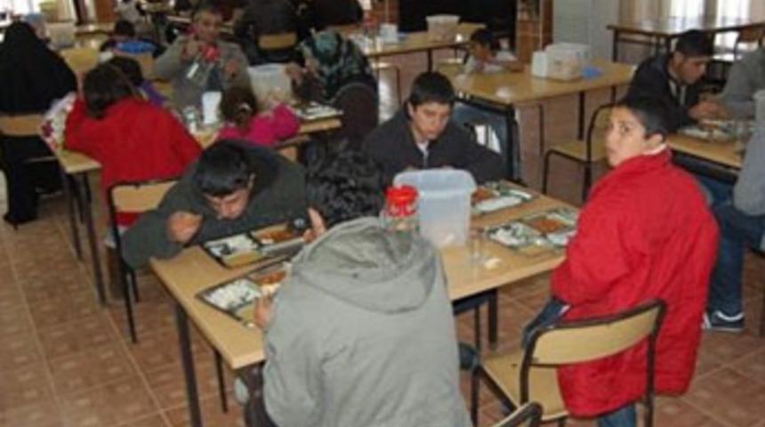 Depremzedelerden ilk nakil Mersin'e