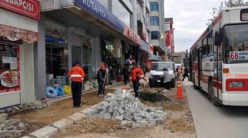 İzmit&rsquo;te yollar yenileniyor