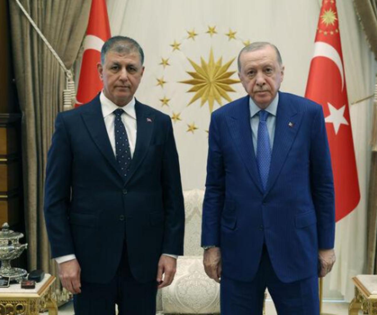İzmir bug&uuml;n AK Parti ye mi ge&ccedil;iyor? Cemil Tugay ın bug&uuml;n rozet takması bekleniyor 3