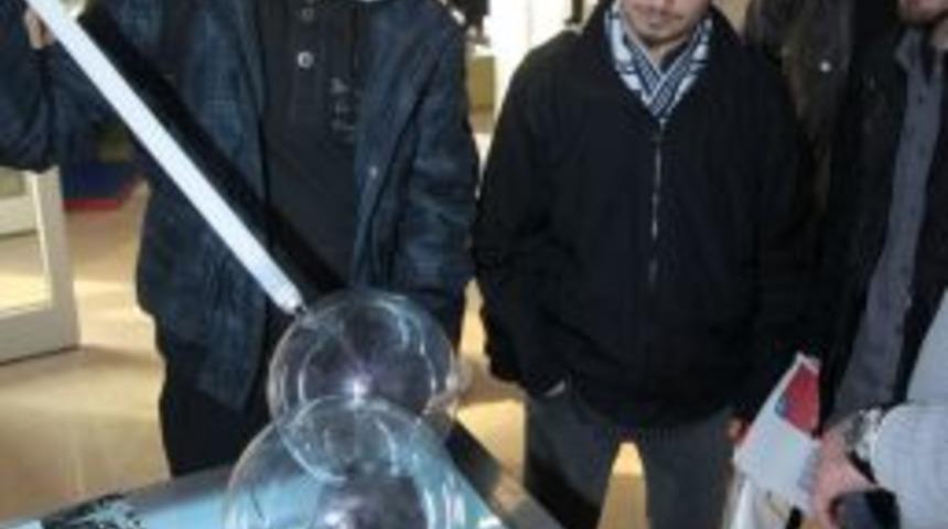 Gen&ccedil;lerden Bilim ve Teknoloji Merkezi'ne b&uuml;y&uuml;k ilgi