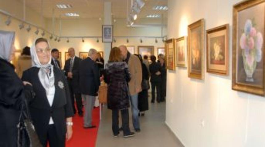 "Mine&rsquo;nin &Ccedil;i&ccedil;ekleri" resim sergisi a&ccedil;ıldı