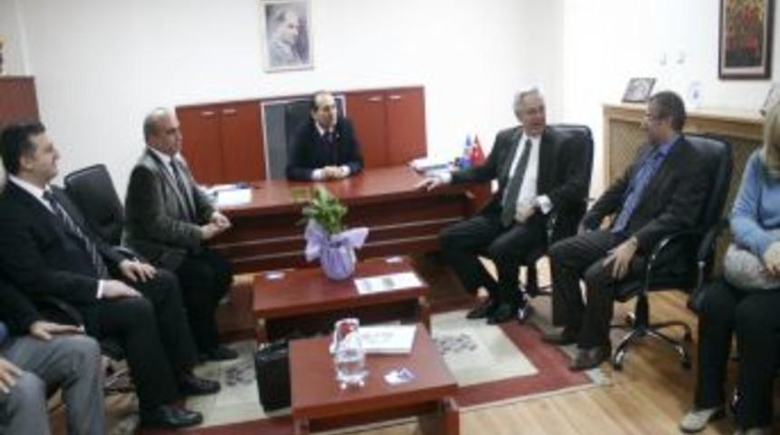 &Ouml;ğrencilerin staj yapacağı Bankacılık Sigortacılık Eğitim Merkezi a&ccedil;ıldı