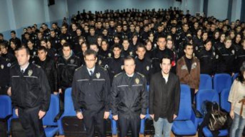 Barış Man&ccedil;o'nun oğlu Doğukan, polis adaylarına babasını anlattı