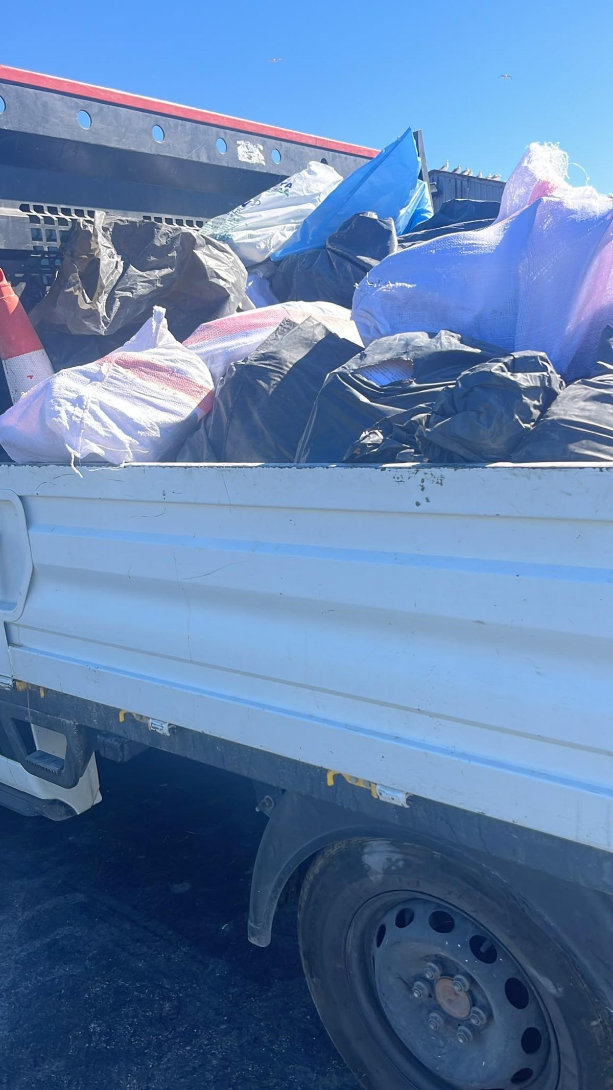 &Ccedil;eşme Belediyesi ne operasyon! Evraklar imha edilirken su&ccedil;&uuml;st&uuml;: 8 ş&uuml;pheli g&ouml;zaltında 1