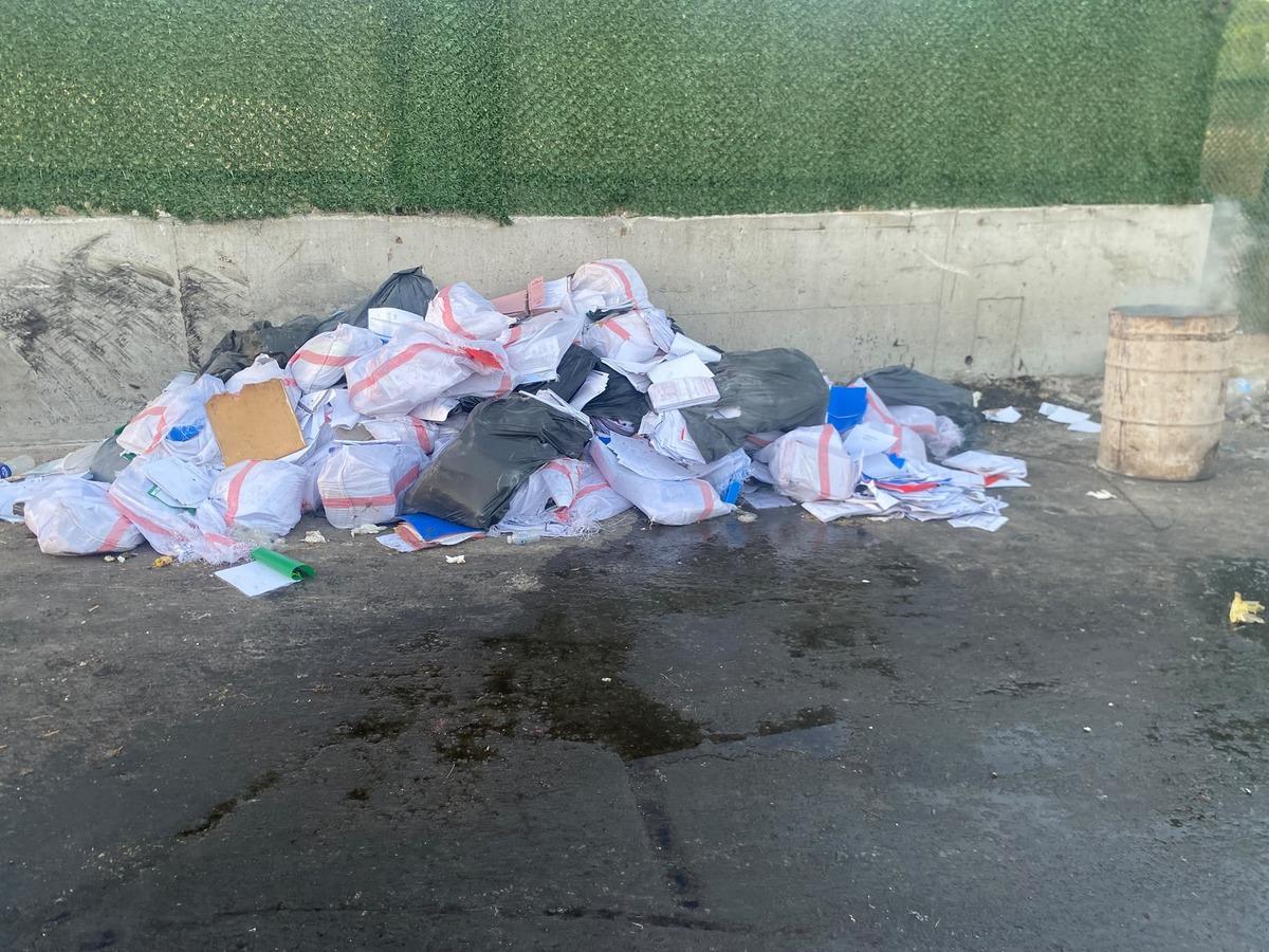 &Ccedil;eşme Belediyesi ne operasyon! Evraklar imha edilirken su&ccedil;&uuml;st&uuml;: 8 ş&uuml;pheli g&ouml;zaltında 3