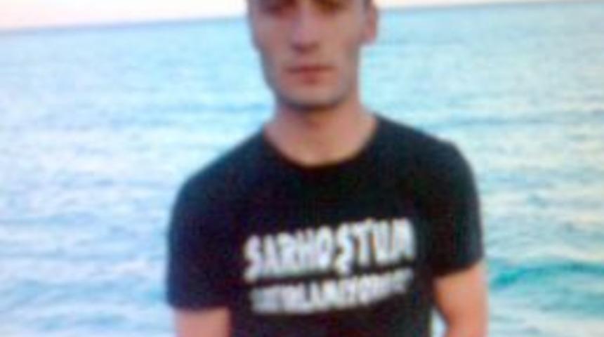 Oto hırsızını, unuttuğu USB bellek yakalattı