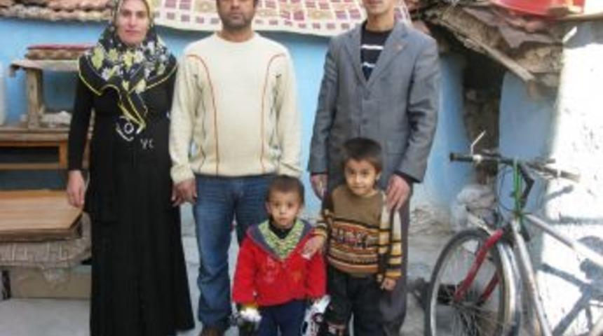 Kimse Yok Mu Derneği, yangınzede aileye sahip &ccedil;ıktı