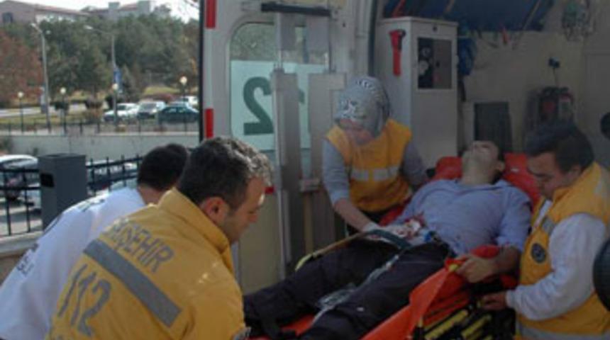 Kendisini uyaran &ouml;ğretmenini silahla vurdu