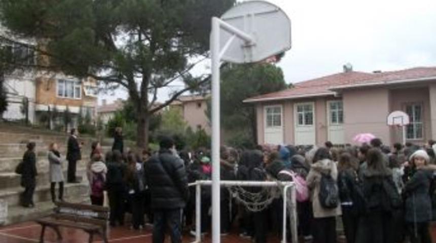 Okulda bomba paniği