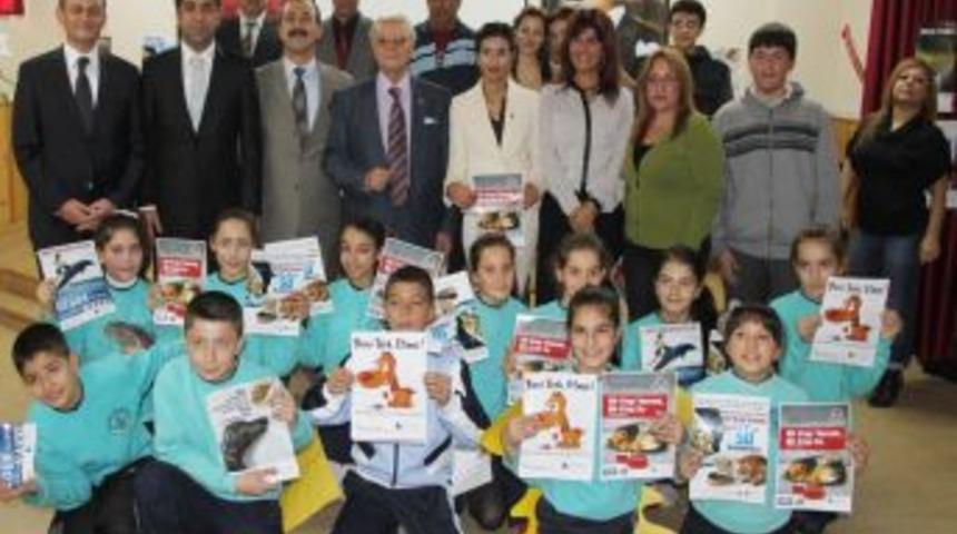 Avukatlar &ouml;ğrencilere hayvan sevgisini anlattı