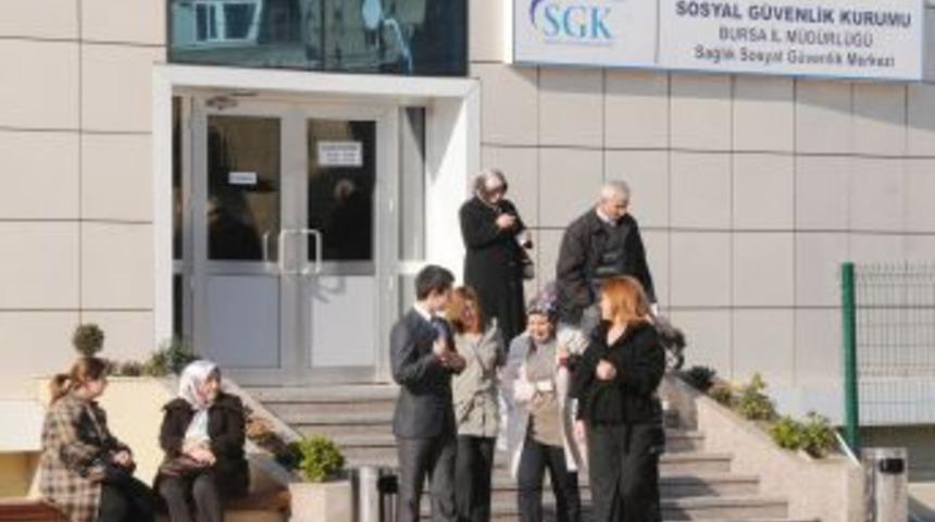 Emekli adayları artık SGK'ya gitmeden işlemlerini takip edebiliyor