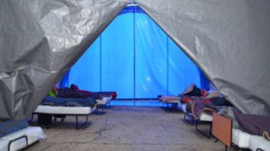 Basın İlan Kurumu haberciler i&ccedil;in deprem b&ouml;lgesine &ccedil;adır kurdu