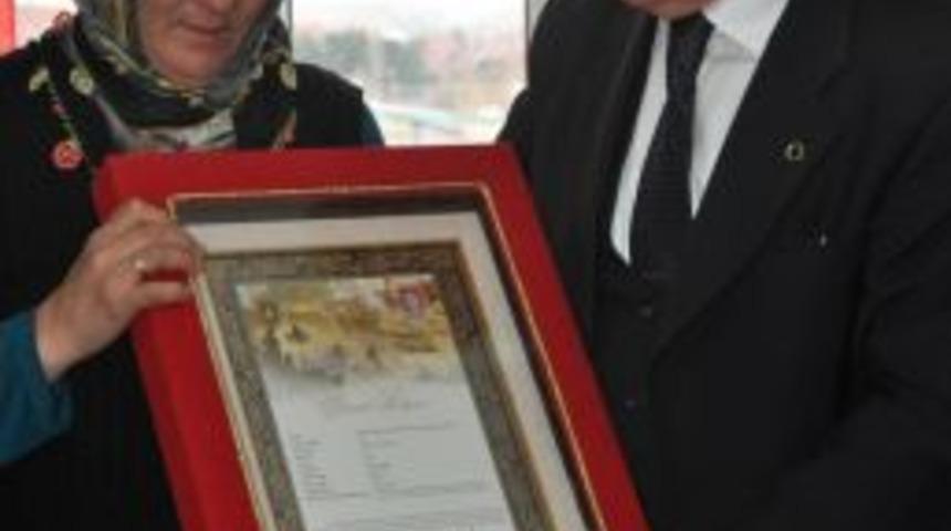 Kara Kuvvetleri'nden Ispartalı şehit ailesine şehadet belgesi