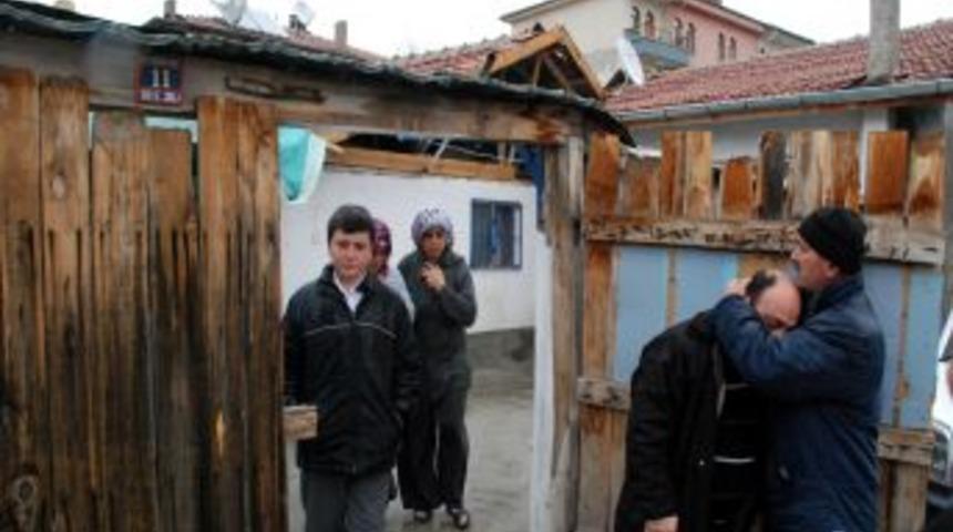 Dede ve torun sobadan zehirlenerek hayatını kaybetti