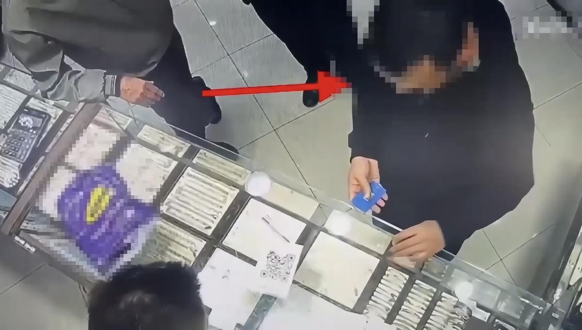 Bu da oldu! Şehit annesini terör örgütü bilgilerini aldı yalanıyla 435 bin lira dolandırdılar... 1