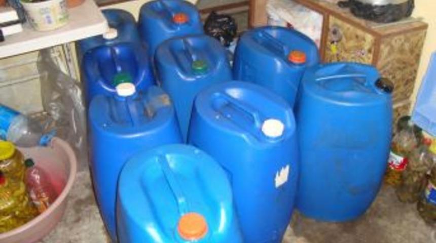 Emanet ara&ccedil;la bin 200 litre motorin &ccedil;aldılar