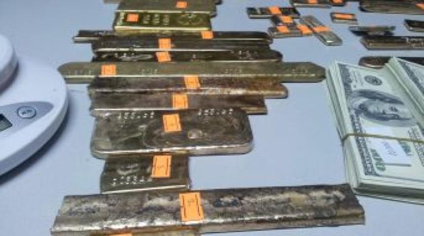 &Ccedil;orum'da yabancı uyruklu şahsın aracında 13 kilo altın ele ge&ccedil;irildi