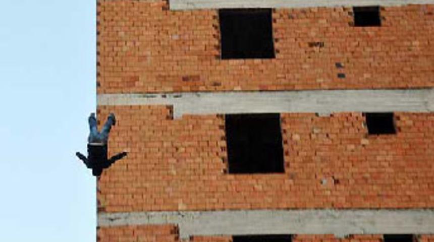 İntihara kalkışan gen&ccedil;, devlet memur oldu