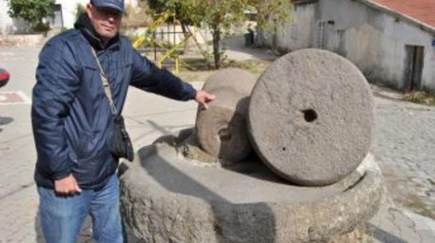 Değirmen taşları artık sokakları s&uuml;sl&uuml;yor