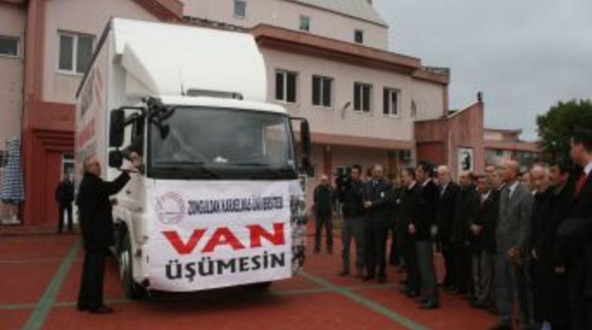 &Uuml;niversiteliler 'Van &Uuml;ş&uuml;mesin' dedi, bir TIR dolusu yardım topladı