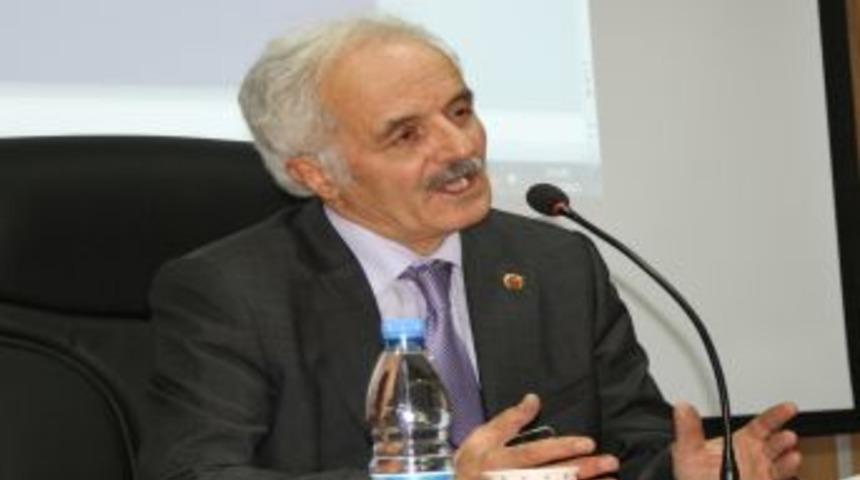 Aksoy: Karikat&uuml;r sanatı &ccedil;ağımızın sanatı olma &ouml;zelliği ve &ouml;nemini s&uuml;rd&uuml;r&uuml;yor