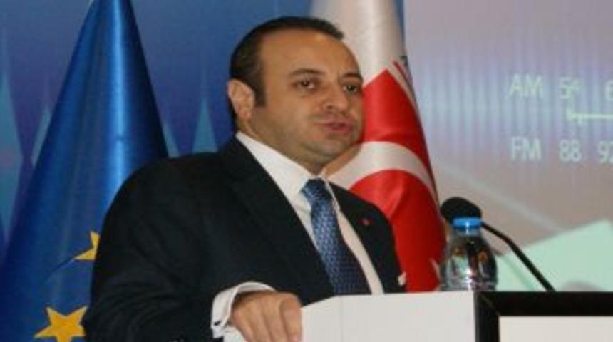 Avrupa Birliği Bakanı Bağış: Papaza kızıp oru&ccedil; bozacak değiliz