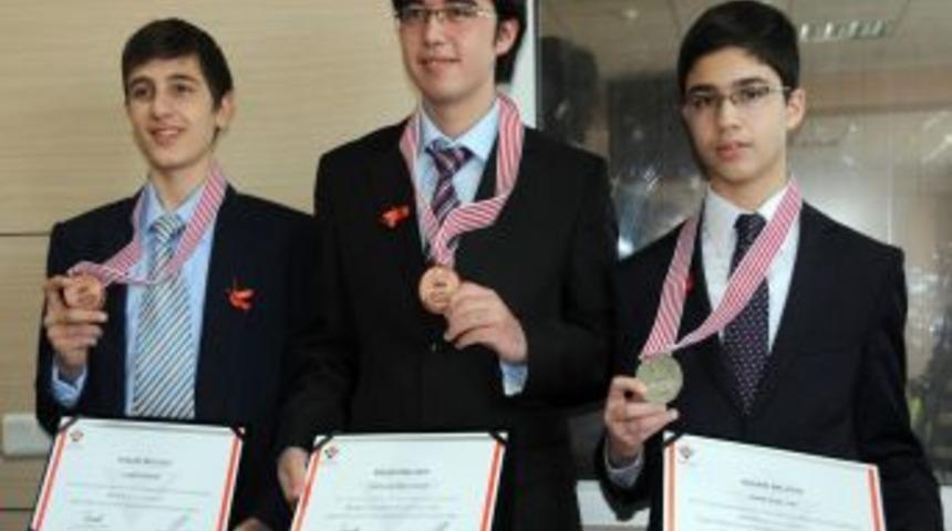 &Ouml;zel Şehzade Mehmet'in &ouml;ğrencileri Manisa'nın gururu oldu