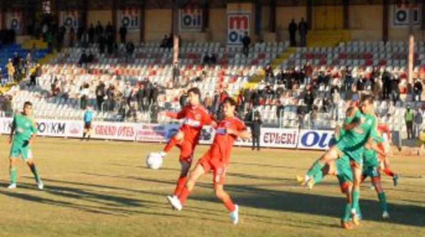 Transfer yasağı y&uuml;z&uuml;nden Mardinspor ma&ccedil;lara 10 kişi ile &ccedil;ıkıyor