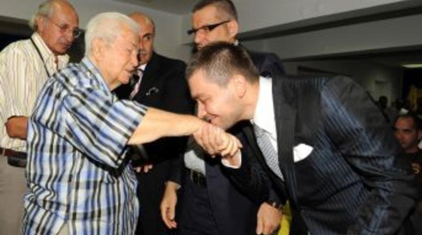 Ahmet G&ouml;k&ccedil;ek'ten Veli Necdet Arığ'a anma mesajı