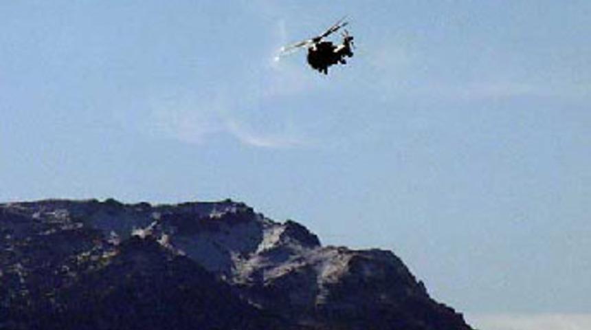 &Uuml;&ccedil; ter&ouml;rist 4 saatte ikna edildi