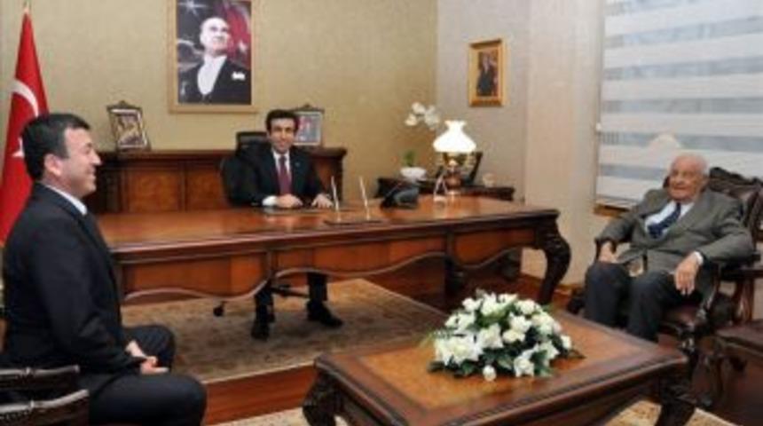 92 yaşındaki yazardan valiye ziyaret