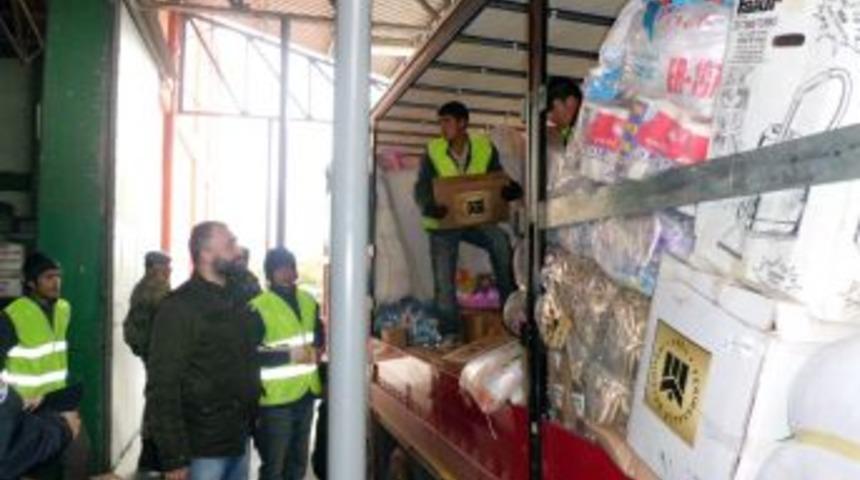 Yenimahalle'nin yardım filosu Van'a ulaştı