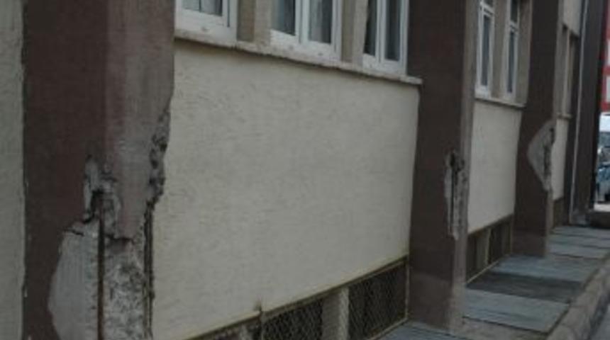 Vali talimat verdi, depreme dayanıksız hastane en kısa s&uuml;rede taşınacak