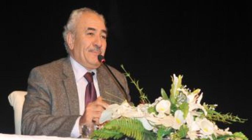 "Mehmet Akif Ersoy ahlak ve karakterin zirvesiydi"