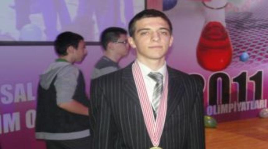 B&uuml;y&uuml;kkoyuncu &ouml;ğrencileri 3 madalya kazandı