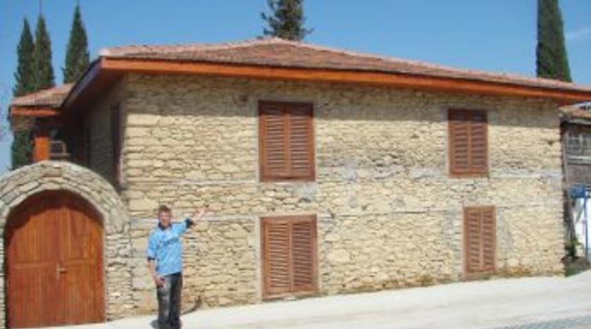 İngiliz mimar, restore ettiği 9 tarihi evi k&uuml;lt&uuml;r turizmine kazandırdı