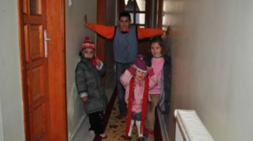 Depremzede 16 kişilik aile Yozgat&rsquo;ta sıcak yuvaya kavuştu