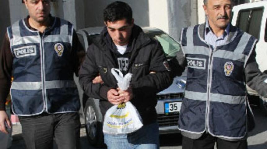 Erkekliğiyle dalga ge&ccedil;en kadını bı&ccedil;akladı