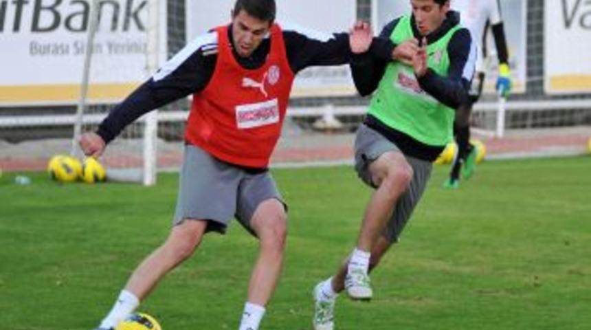 Mehmet Özdilek: Ankaragücü maçını kazanmaktan başka çaremiz yok