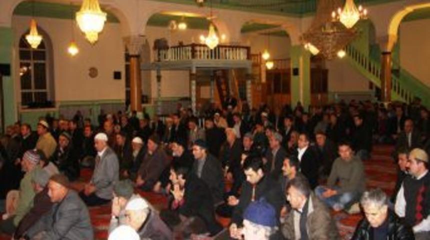 Şehit &ouml;ğretmenler i&ccedil;in 130 hatim yapıldı