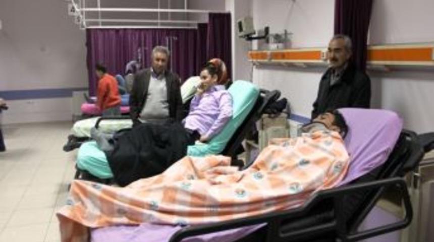 &Ouml;ğretmenleri taşıyan minib&uuml;s takla attı: 11 yaralı