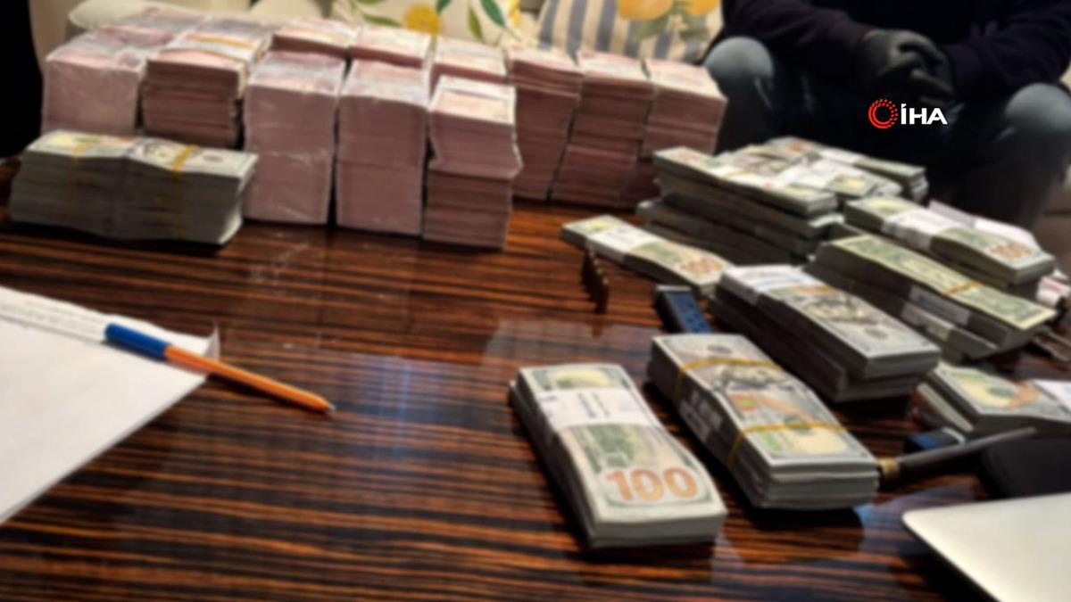 Belediye başkan yardımcısının evinden servet çıktı: Balya balya TL, dolar, euro, altın 5