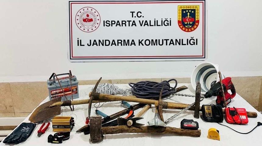 Isparta&rsquo;da tarihi eser operasyonları: 20 ş&uuml;pheli hakkında adli işlem