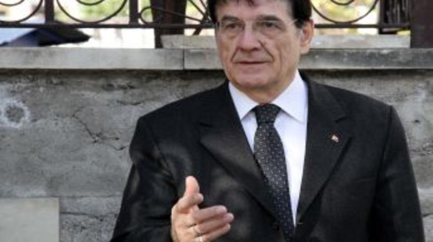 Balkan T&uuml;rkleri'nin Mehmet&ccedil;ik radyosunu Genelkurmay kapatmış