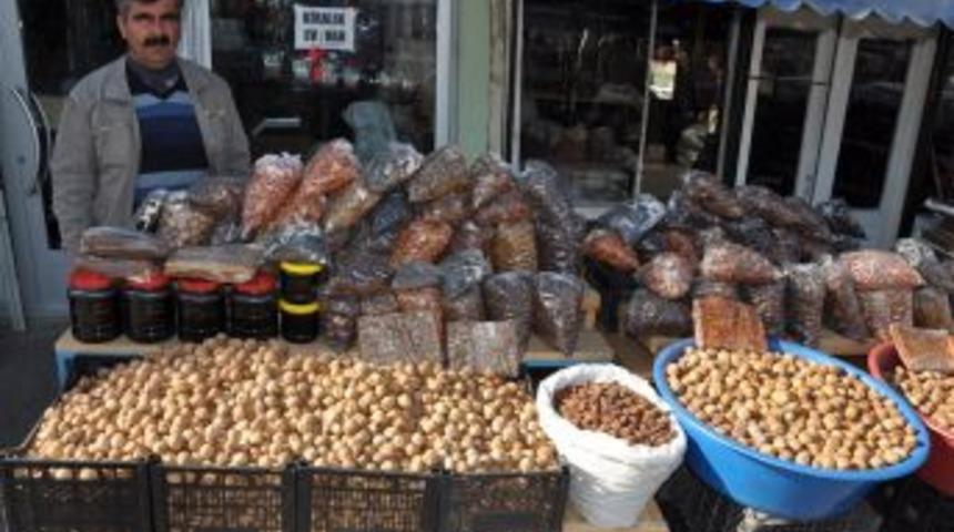 Kışlık &uuml;r&uuml;nler satışa sunulmaya başladı