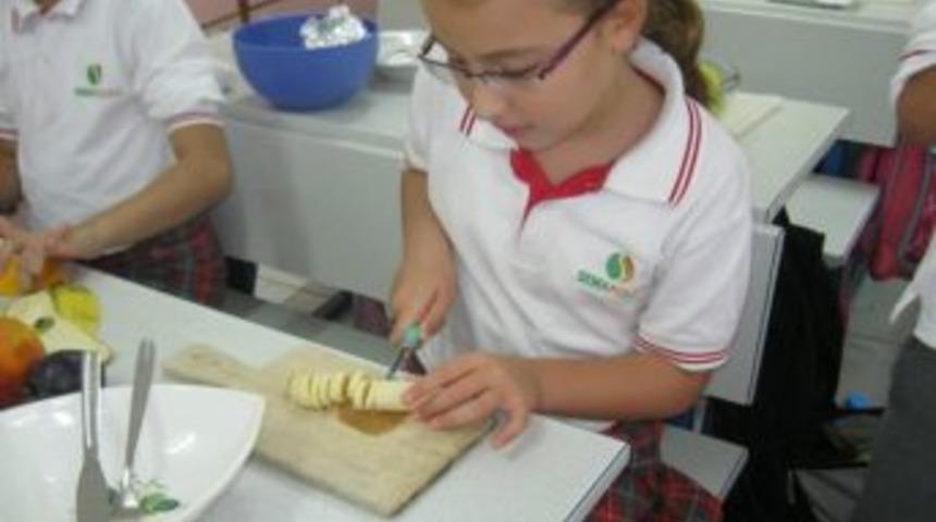 &Ouml;ğrenciler, Hayata Hazırlık Projesi ile kendi kendine yeterliliği &ouml;ğreniyor