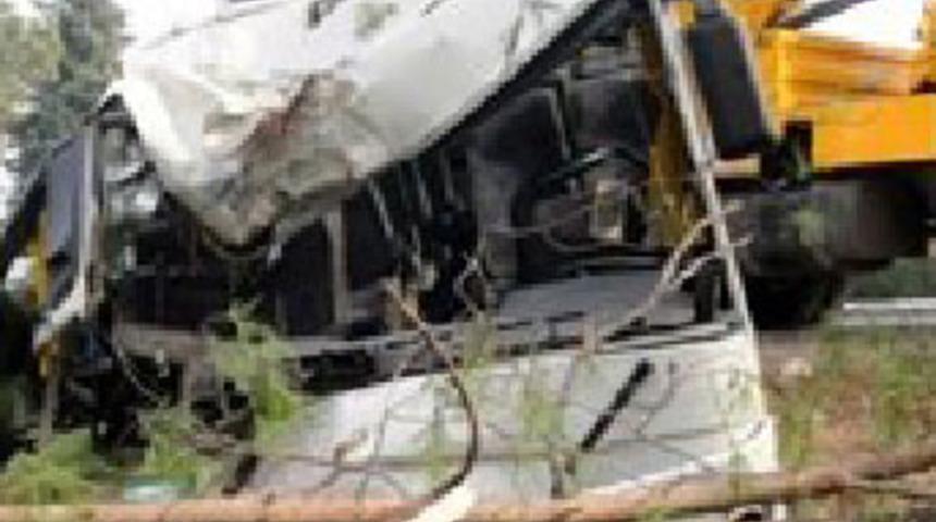 T&Uuml;BİTAK servisi devrildi: 2 &ouml;l&uuml;, 4 yaralı