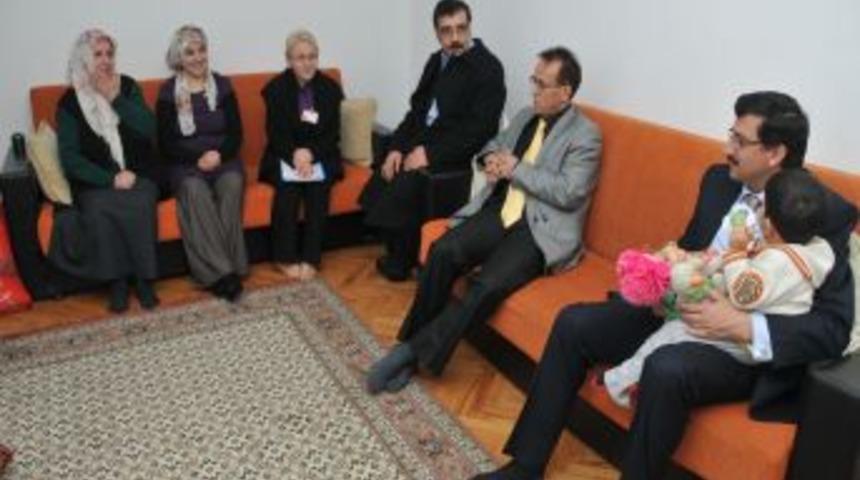 81 depremzede aile i&ccedil;in Ke&ccedil;i&ouml;ren'de ev kuruldu