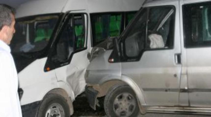 Nusaybin'de trafik kazası: 2 yaralı