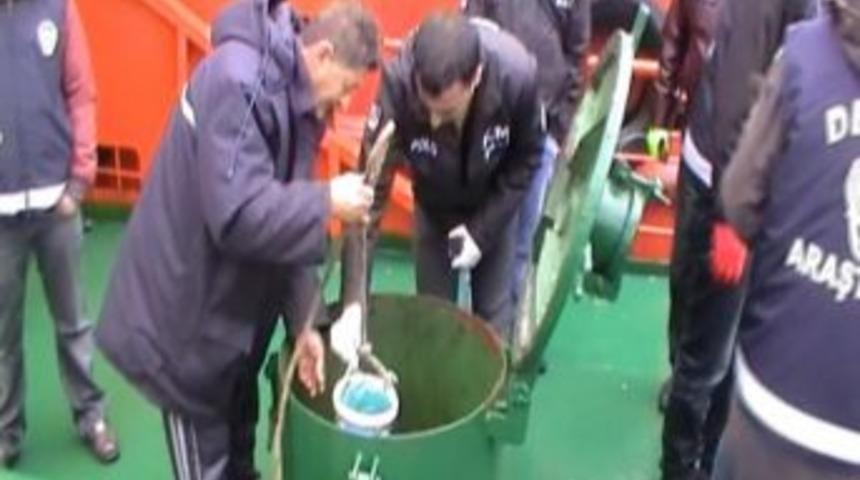 Mazot ka&ccedil;ak&ccedil;ılığı operasyonu polis kamerasında